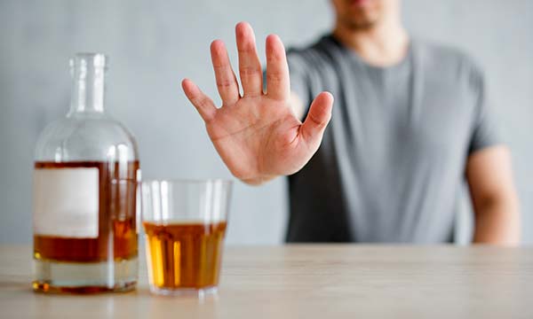 Отвращение к алкоголю: как вызвать